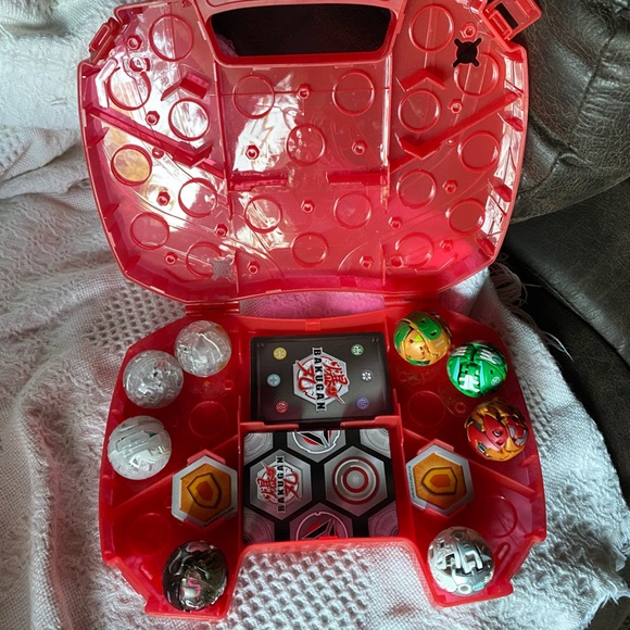 Bakugan collection with case - Picture 9 of 9